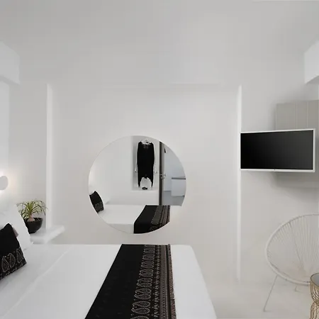 Canyon Santorini Apartment