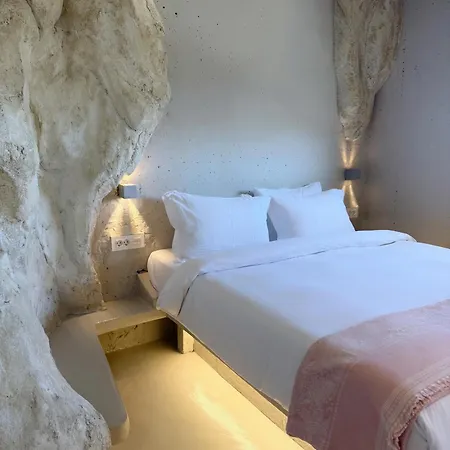Apartment Canyon Santorini
