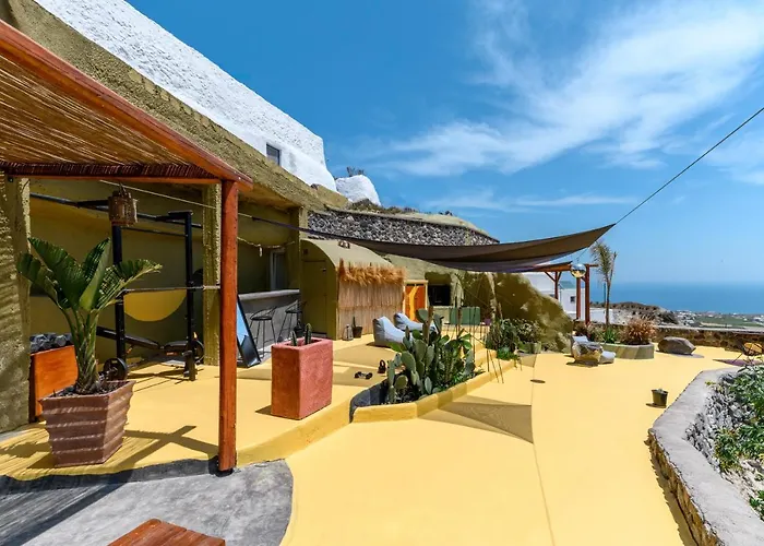 Canyon Santorini شقة ثيرا