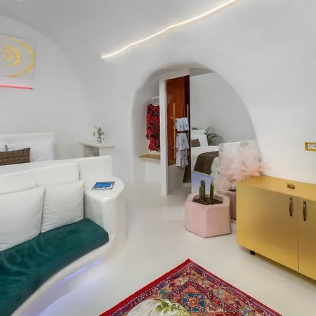 Canyon Santorini Firá