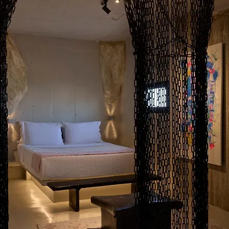 Canyon Santorini Тира