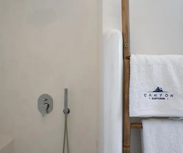 Daire Canyon Santorini