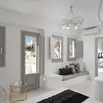 Canyon Santorini סנטוריני